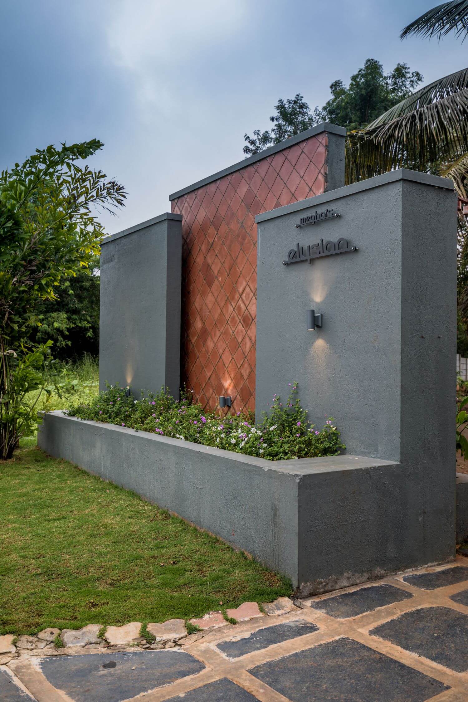 The Grey Grotto House in Bengaluru, Indi|Houses